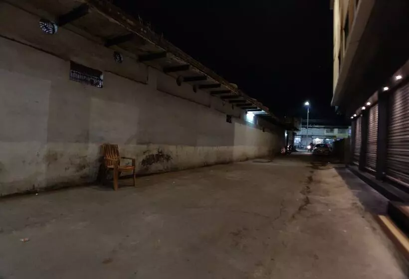 ホテル Atul Residency