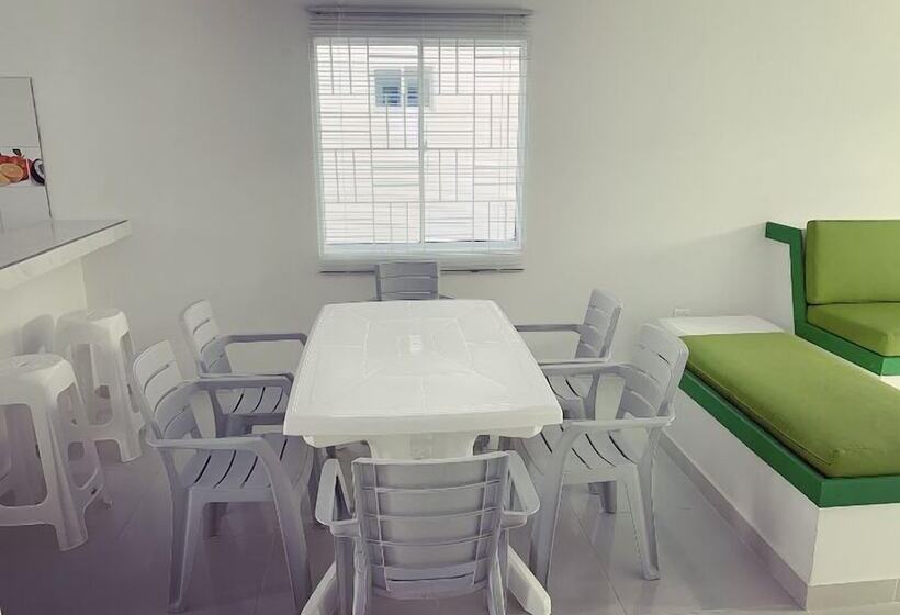 酒店 Bahia Tropical Coveñas