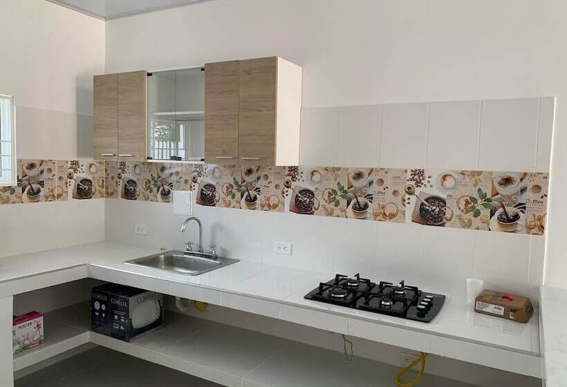 酒店 Bahia Tropical Coveñas