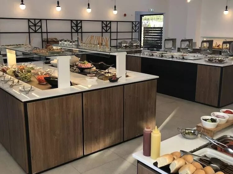 هتل Cavo Di Suites