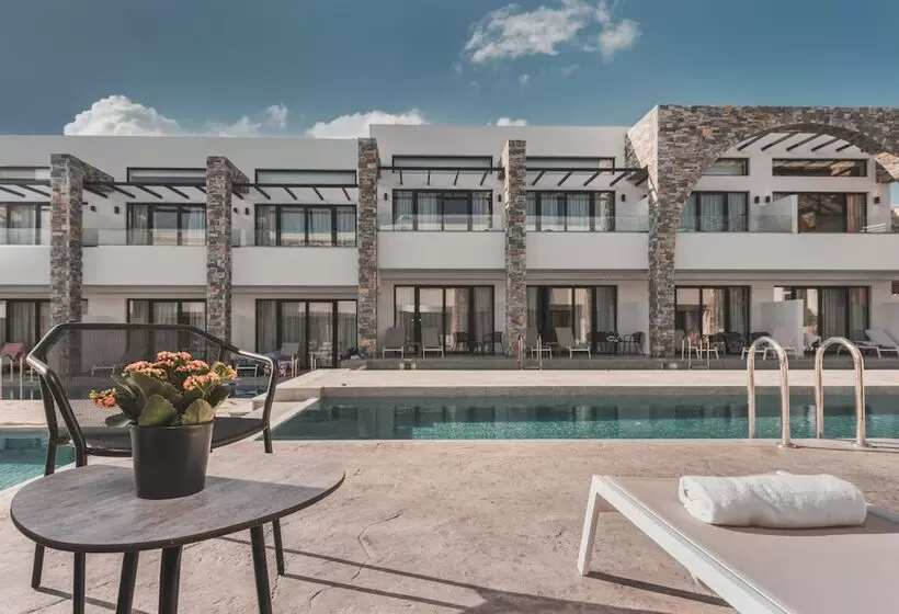هتل Cavo Di Suites