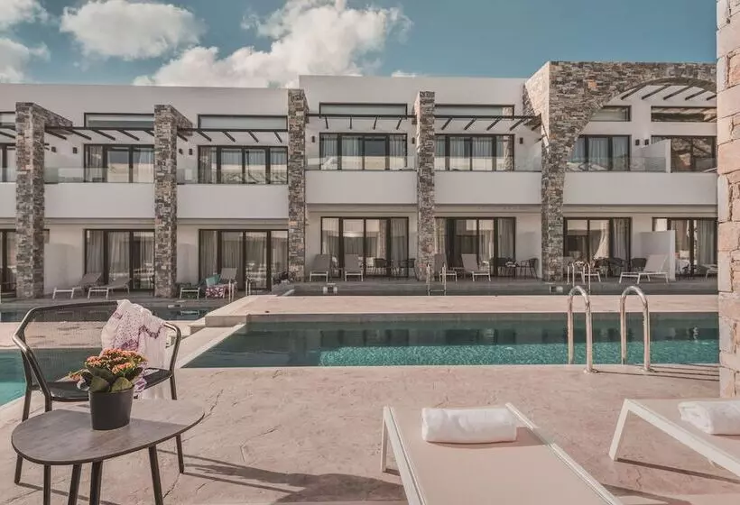 هتل Cavo Di Suites