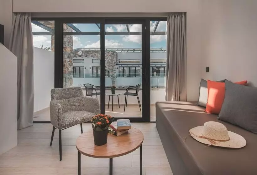 هتل Cavo Di Suites