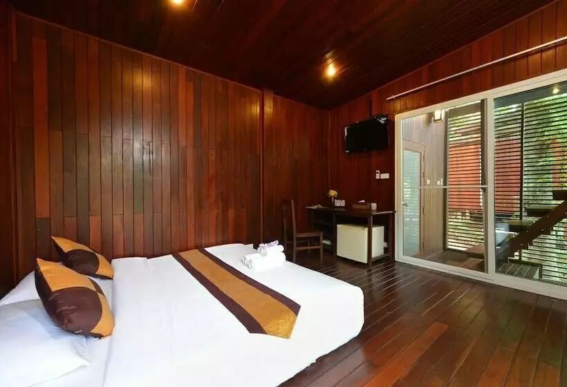 Hotelli Cliff & Cape Camping Resort