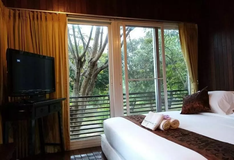 Hotelli Cliff & Cape Camping Resort