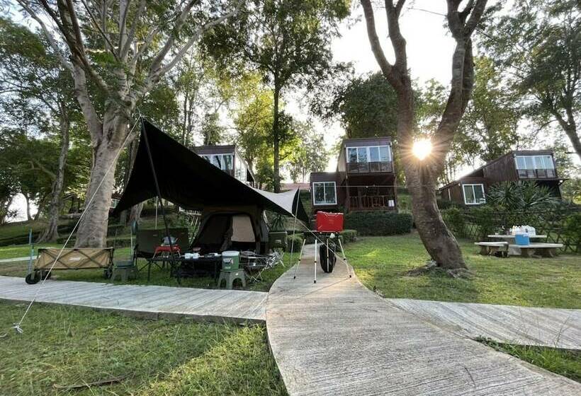 בית מלון כפרי Cliff & Cape Camping Resort