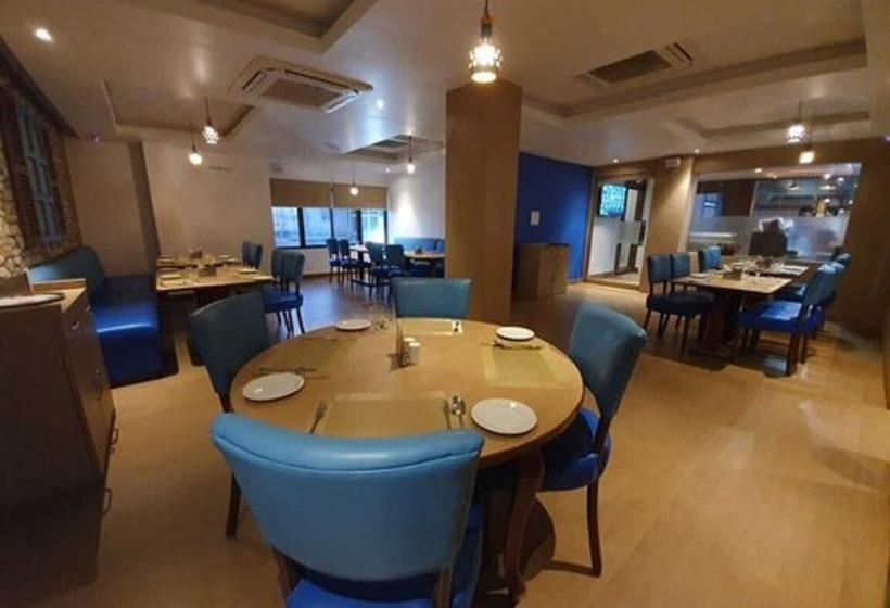 Hotel Gulmohar Grand