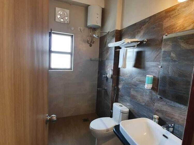 Hotel Gulmohar Grand