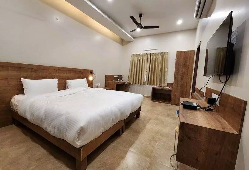 ホテル Gulmohar Grand