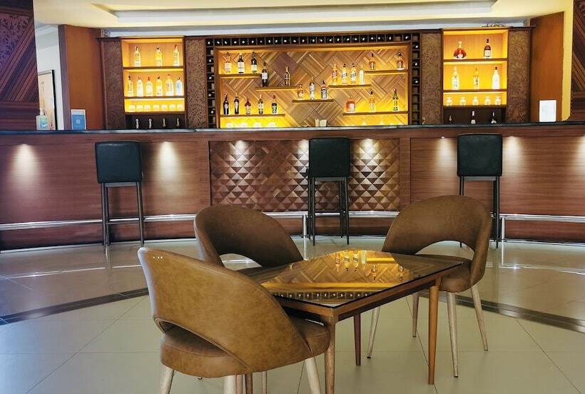 هتل Kampala Nile Resort