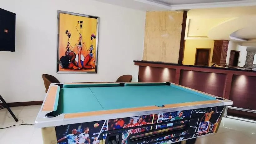 هتل Kampala Nile Resort