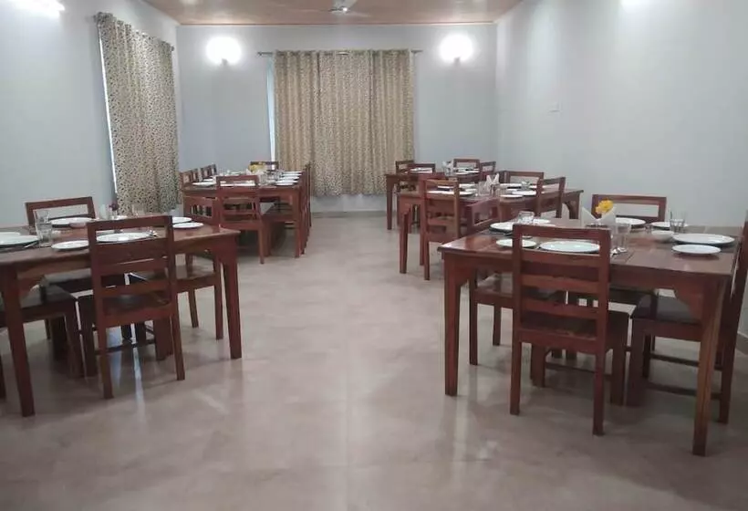 ホテル Le Roi Floating Huts & Eco Rooms