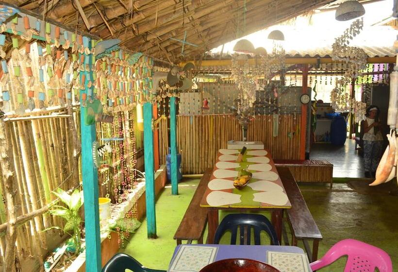 هتل Los Colores De Swami