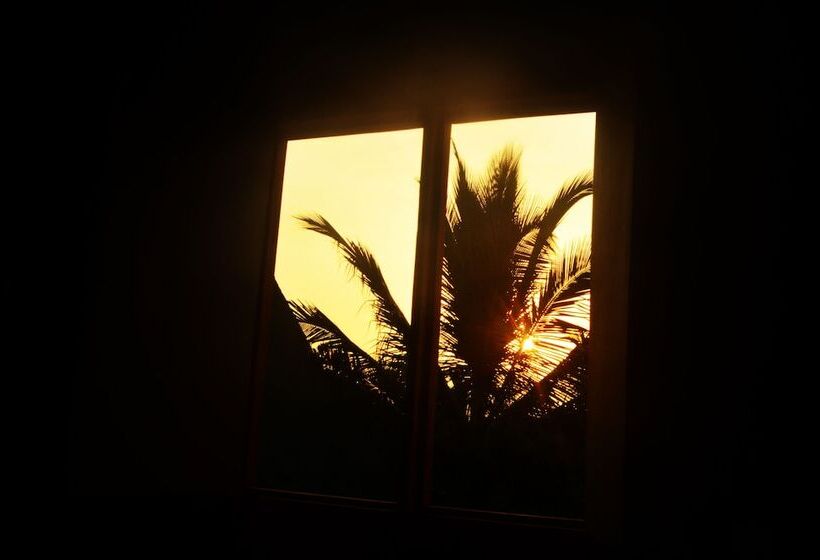 هتل Los Colores De Swami