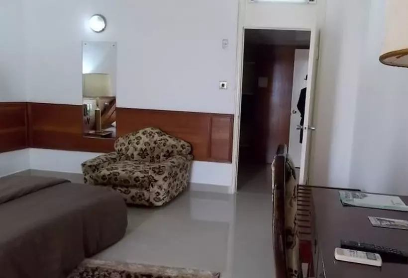 هتل Premier