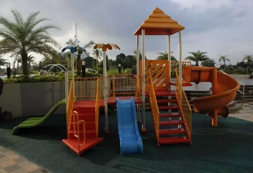 Hotelli Quade Stay At Serpong Greenview