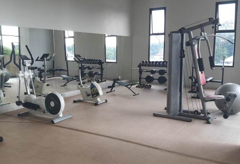 ホテル Quade Stay At Serpong Greenview