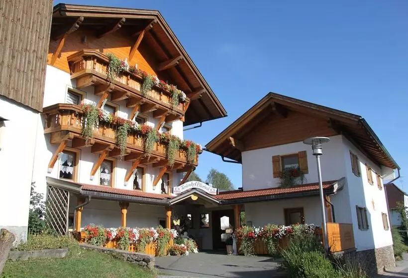 Maaseutuhotelli Ferienhof Ellerbeck