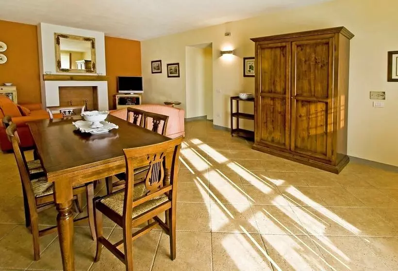 Maaseutuhotelli Tenuta Di Artimino Tuscan Home