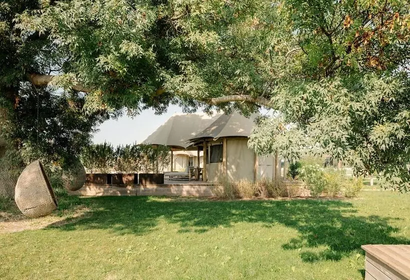 Hotelli Terme Di Vulci Glamping & Spa