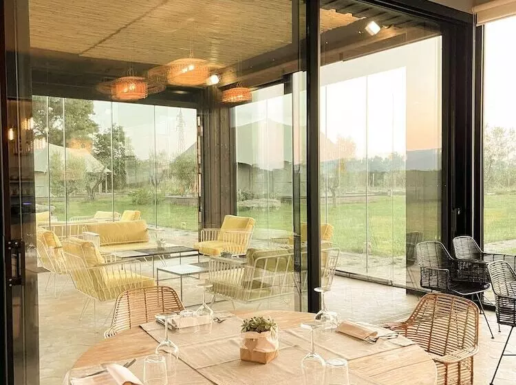 Hotelli Terme Di Vulci Glamping & Spa