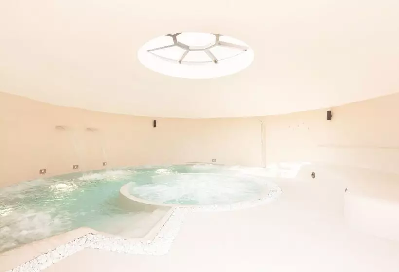 Hotelli Terme Di Vulci Glamping & Spa