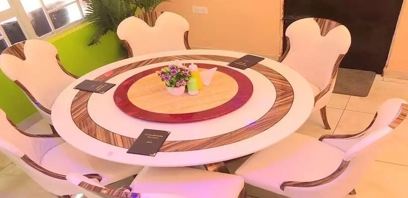 هتل Woodland Resort Kitale