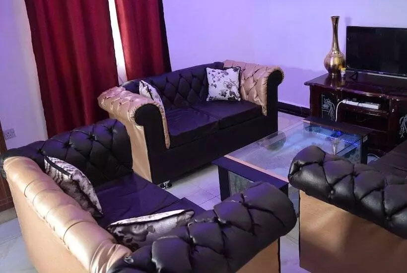 هتل Woodland Resort Kitale