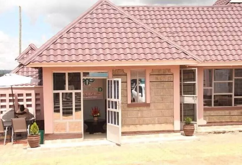 هتل Woodland Resort Kitale