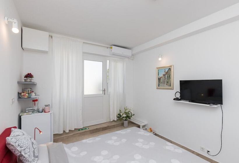 פנסיון Room Primi