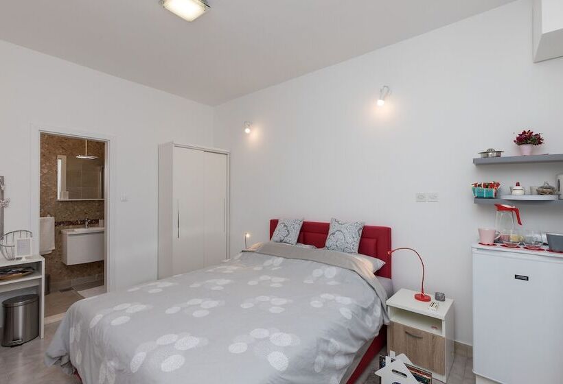 פנסיון Room Primi