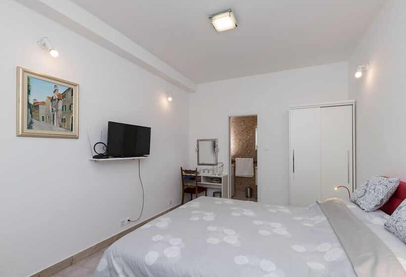 פנסיון Room Primi