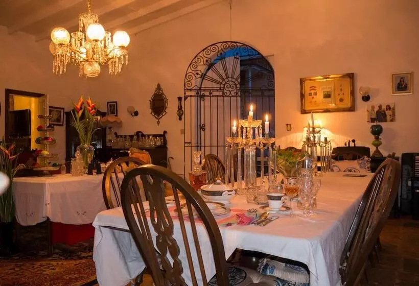 پانسیون Geddes Great House