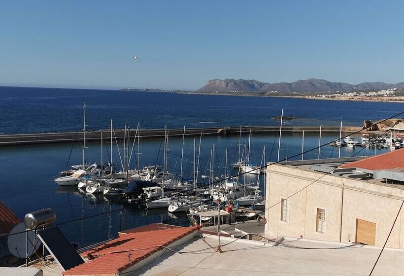 פנסיון Porto Chania