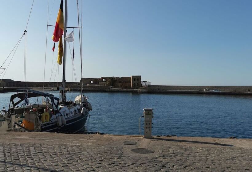 פנסיון Porto Chania