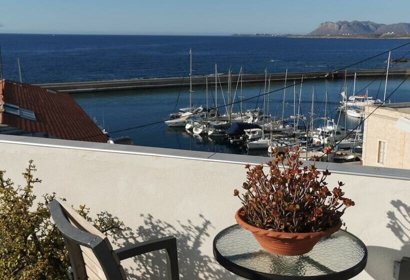 פנסיון Porto Chania