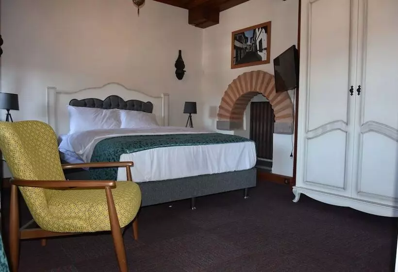 Tarihi Tashan Otel