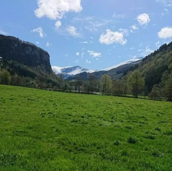Eidsdal Camping Og Feriehus