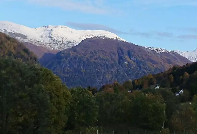 Eidsdal Camping Og Feriehus