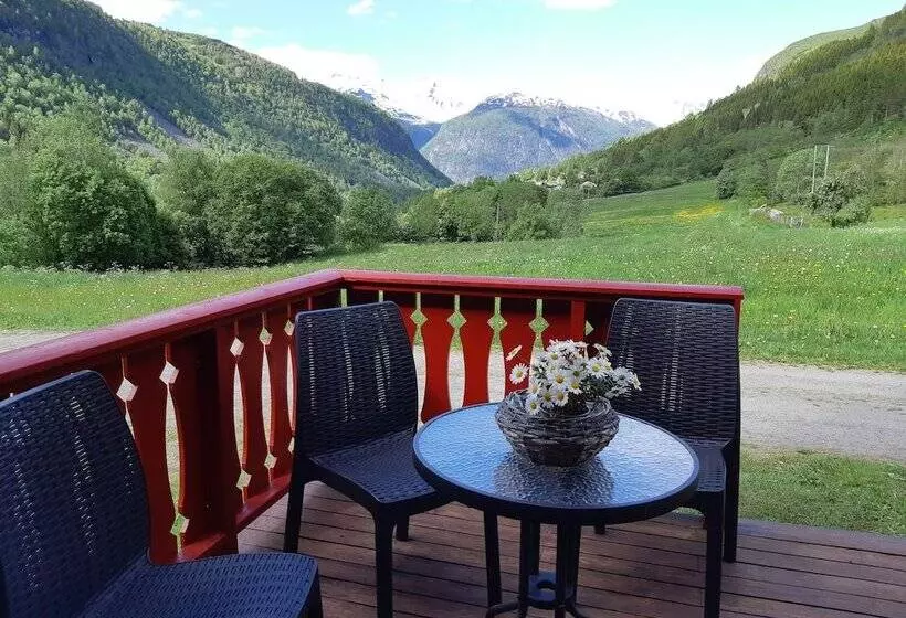 Eidsdal Camping Og Feriehus