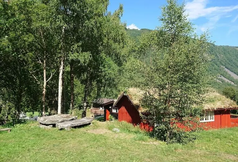 Eidsdal Camping Og Feriehus