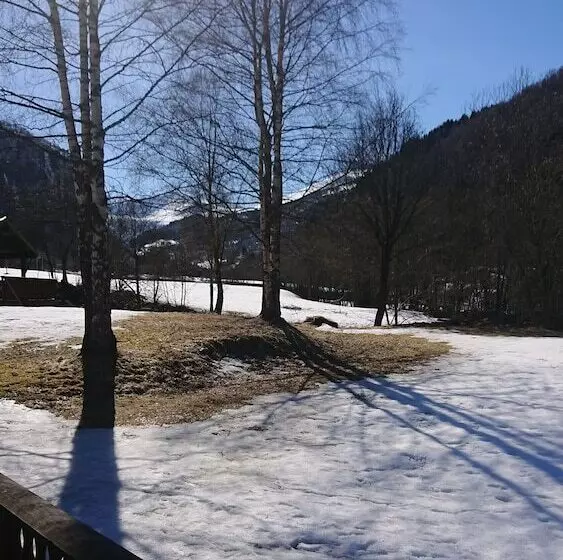 Eidsdal Camping Og Feriehus