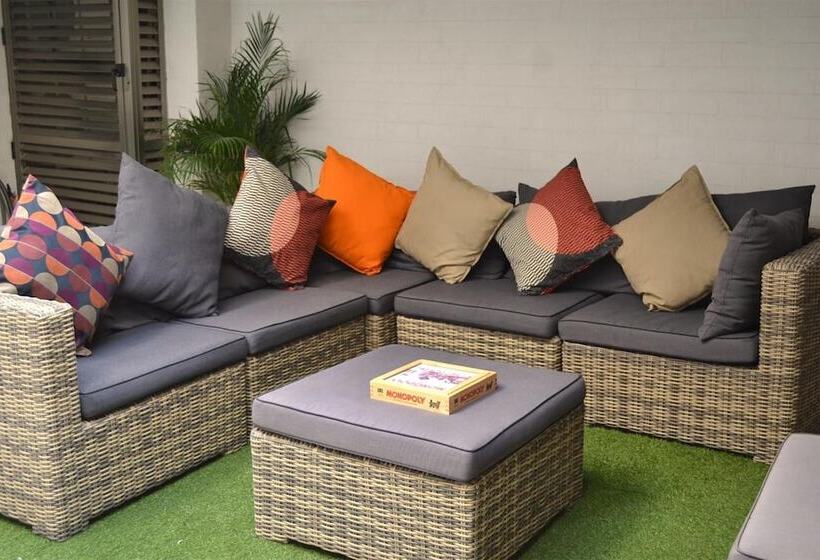 Hof Van Holland Carihuela