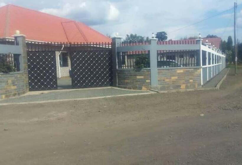 בית מלון כפרי Ades Lodge