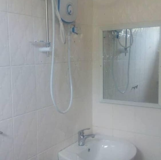 בית מלון כפרי Ades Lodge