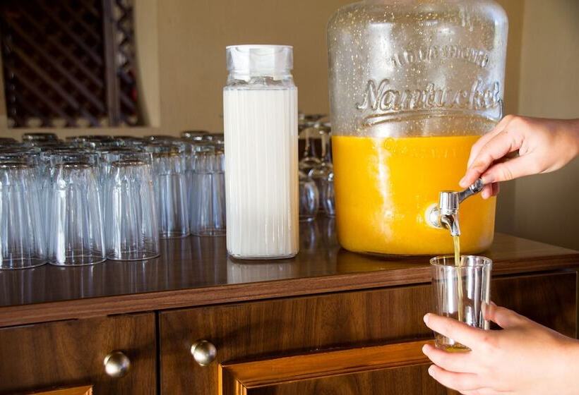 هتل Archontiko Liamas