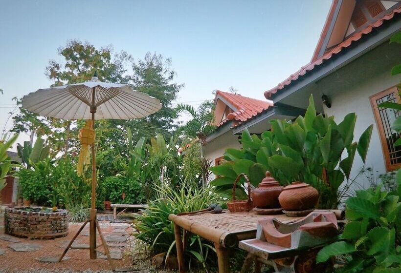 Hotel Baan Mali Lampang