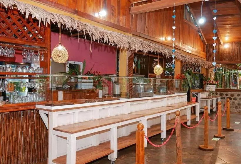 ホテル Hosteria El Carmelo De Mindo