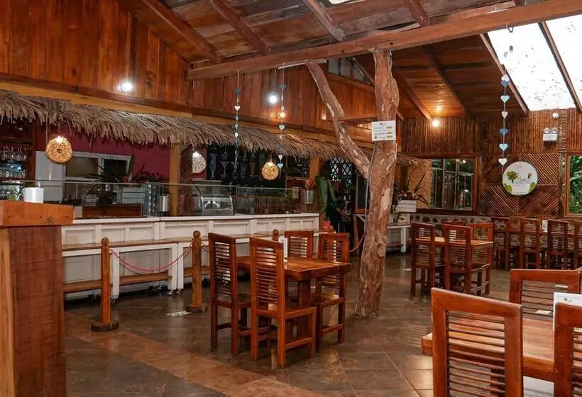 ホテル Hosteria El Carmelo De Mindo