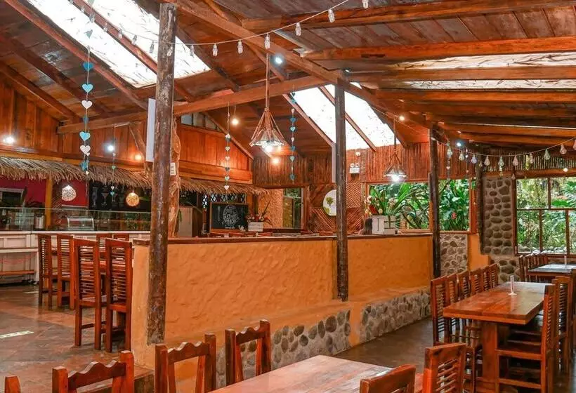 ホテル Hosteria El Carmelo De Mindo